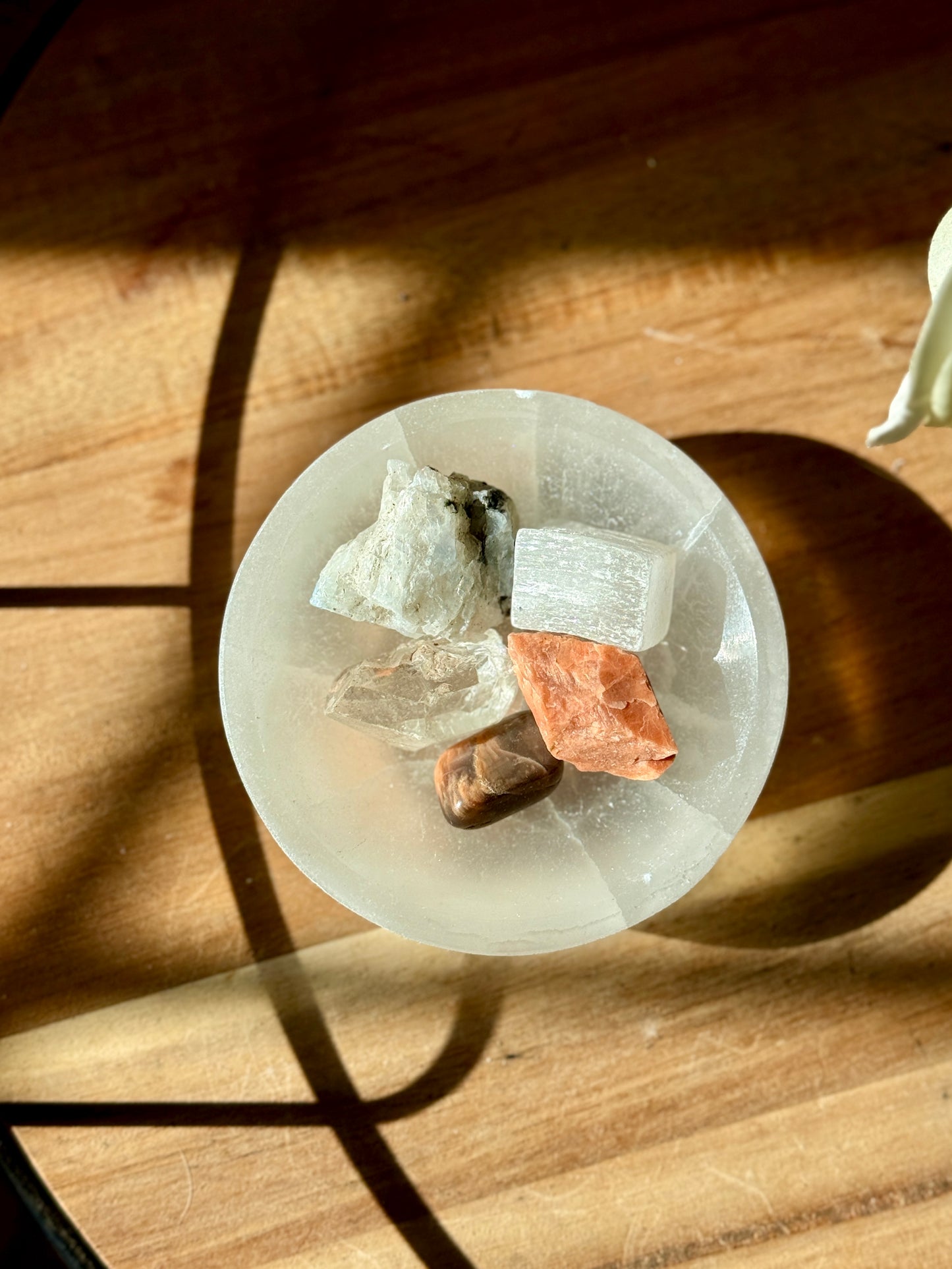 Lunar Alchemy: Shadow, Healing & Intuition